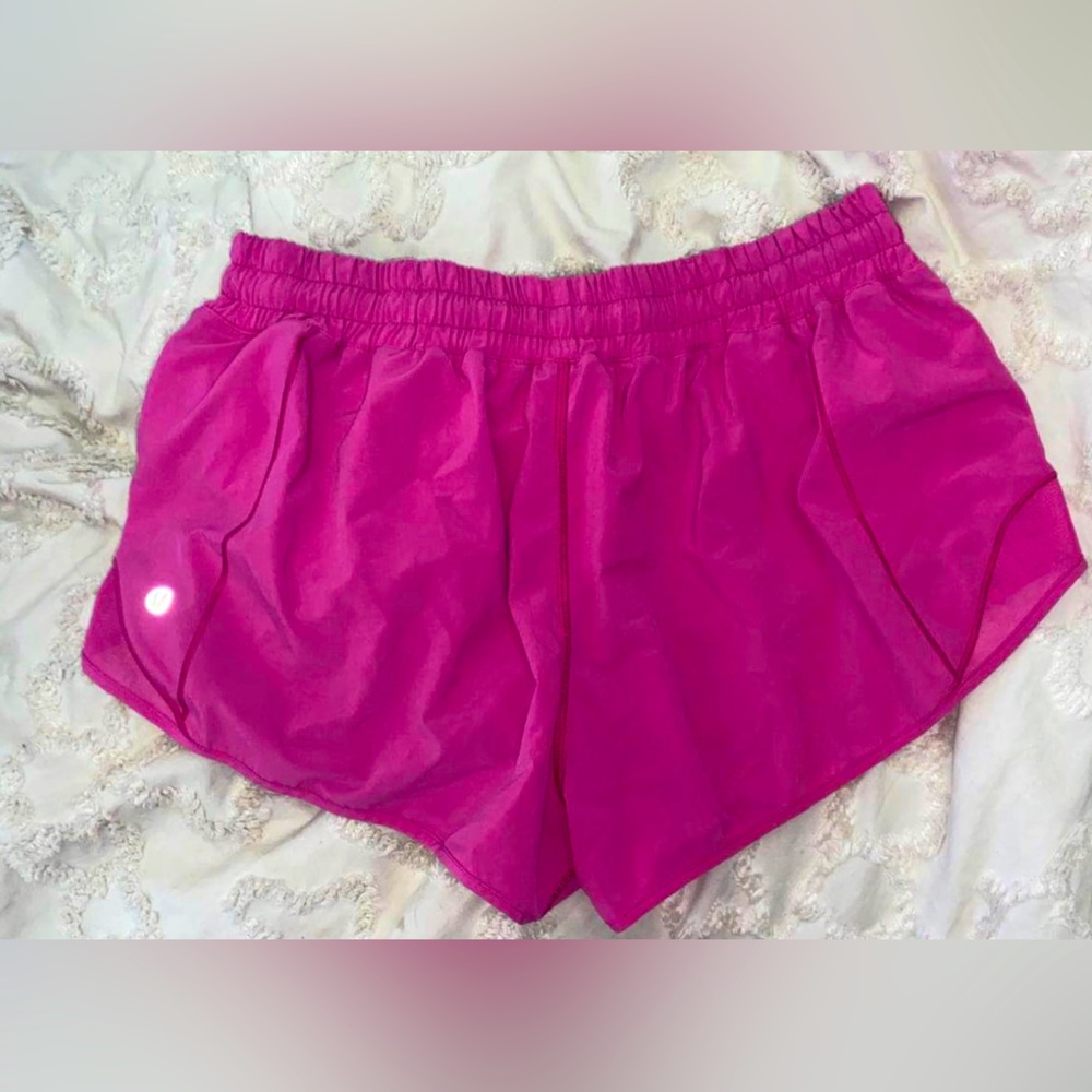 Sonic pink hotty hots. 2.5 inseam size
12! 60$ shipped
